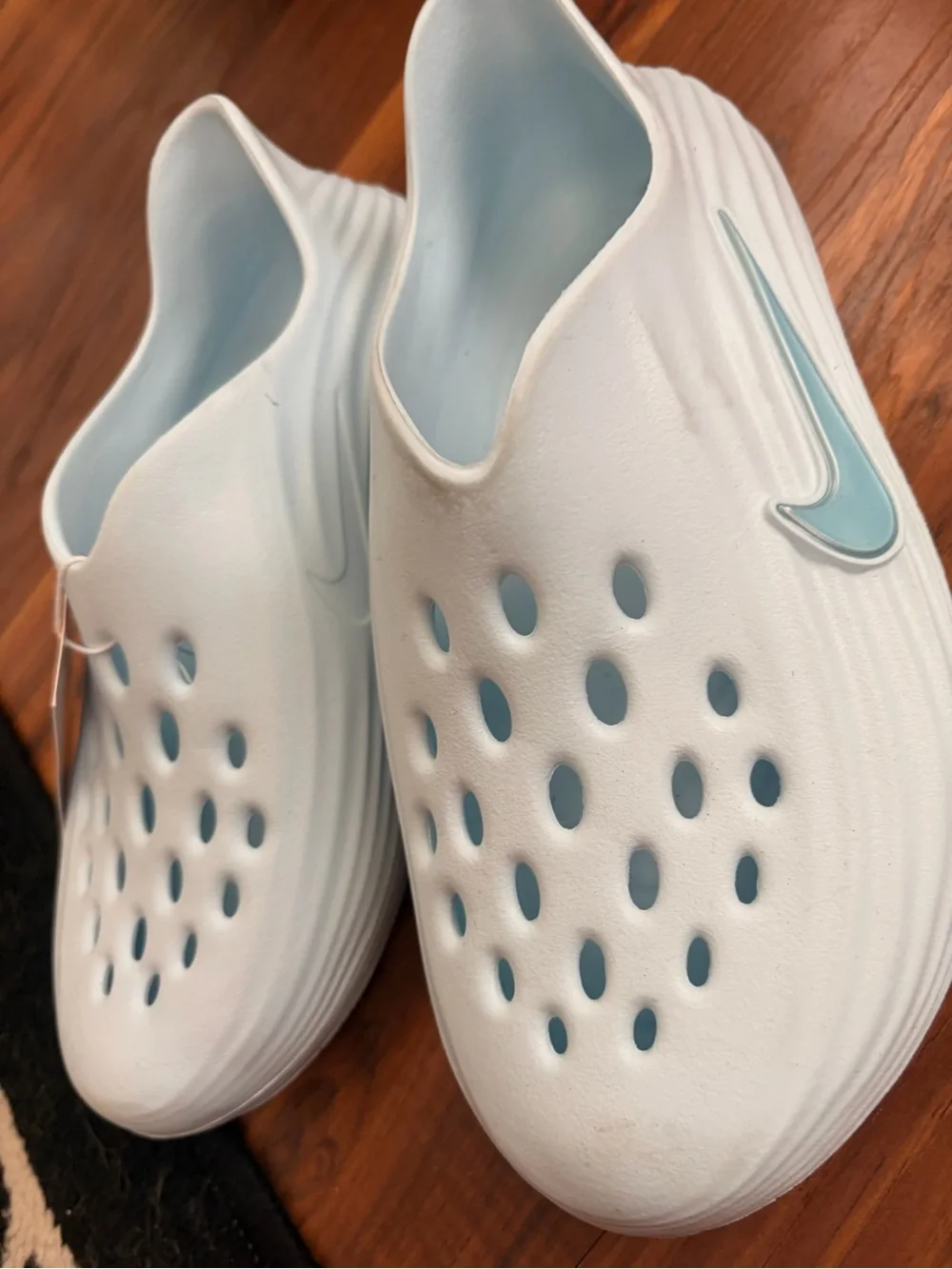 Nike lightweight foam